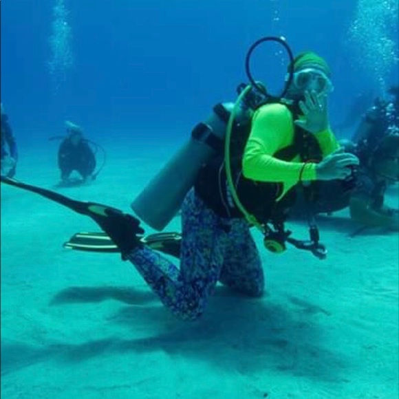 Meet your Posher, Elizabeth - Picture 5 of 8